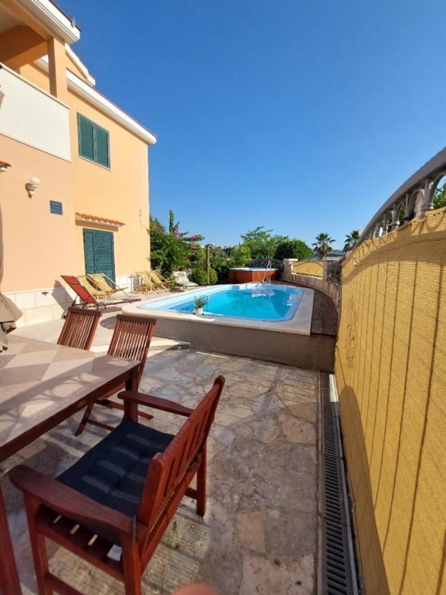 Apartments Maris Vranjic Εξωτερικό φωτογραφία